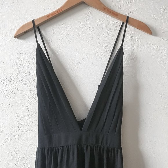 Forever 21 Dresses & Skirts - NWT Forever 21 stunning Maxi dress